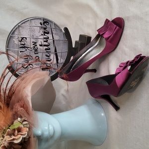 RARE ✨️🔥😍 Stuart Weitzman magenta peep toe bow shoes heels sandals 9M Spain